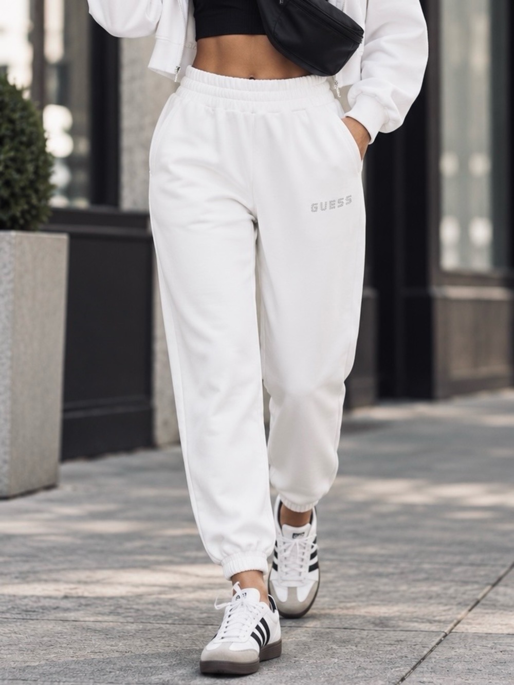 GUESS White Scuba Jogger Sweatpants Rhinestone Logo Medium